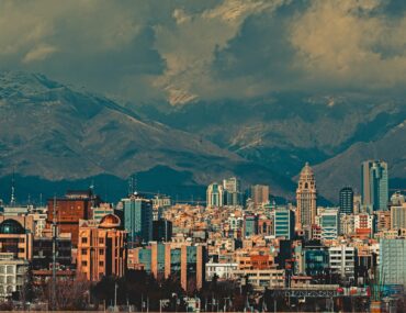 راهنمای جامع و صفر تا صد احداث کارخانه در تهران: از اخذ مجوزها تا بهره‌برداری