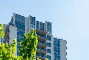 ساخت ساختمان ساختمان در رشت؛ اجرای صفر تا صد با تضمین کیفیت و زمان‌بندی توسط بنیاد ایرانیان
